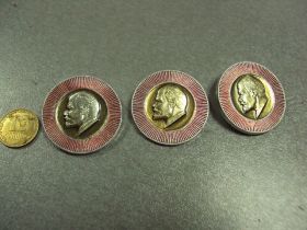 Пам'ятні і ювілейні Памятные и юбилейные ^/--/^ знак ленин круглый лот 3 шт №451 ^_^^^ Ленін круглий лот 3 шт No /--/ 451 - фото фото фото