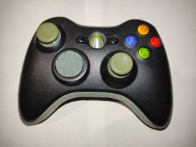 Диски з відеоіграми Диски с видеоиграми ^/--/^ Xbox 360 оригінальний контролер чорний б/в середній стан  (2) ^_^^^ Xbox 360 оригинальный контроллер черный б/в среднее состояние (2) - фото фото фото