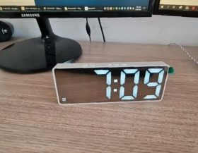 Настільні годинники, будильники Настольные часы, будильники ^/--/^ Многофункциональные часы/будильник с большим екраном ^_^^^ Багатофункціональний годинник/будильник з великим екраном - фото фото фото