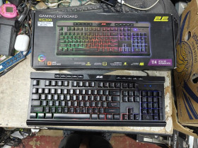 Клавіатури Клавиатуры ^/--/^ Игровая мультимедийная клавиатура с подсветкой RGB 2 /--/ E Gaming KG /--/ 300 2 /--/ E-KG /--/ 300 /--/ UB USB № 26030406 ^_^^^ Ігрова мультимедійна клавіатура з підсвічуванням RGB 2 /--/ E Gaming KG /--/ 300 2 /--/ E-KG /--/ 300 /--/ UB USB No 26030406 - фото фото фото