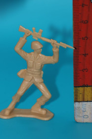 Фігурки, солдатики Фигурки, солдатики ^/--/^ СОЛДАТ ЩО Б`Є АВТОМАТОМ 54-60 /--/ мм Гонконг Китай ^_^^^ СОЛДАТ ЧТО БЬЕТ АВТОМАТОМ 54-60 /--/ мм Гонконг Китай - фото фото фото