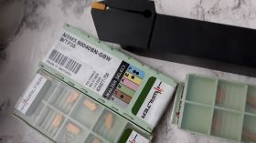 Інша техніка Другая техника ^/--/^ Резец отрезной 2525-4 /--/ мм+ 29 /--/ пластин  WALTER ^_^^^ Різниця відрізної 2525-4 /--/ мм+ 29 /--/ пластин WALTER - фото фото фото