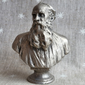 Статуетки, Скульптури, Фігурки, Фарфор Статуэтки, Скульптуры, Фигурки, Фарфор ^/--/^ Бюст Л.Н.Толстой, ск. Линник, Монументскульптура, 62 /--/ г в коллекцию. ^_^^^ Бюст Л.Н. Толстой, ск. Линник, Монументскульптура, 62 /--/ г в колекцію. - фото фото фото