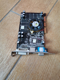 Відеокарти Видеокарты ^/--/^ Видеокарта NVIDIA GeForce 4 MX 440 FX /--/ 5200 128 /--/ mb DDR ^_^^^ Видеокарта FX /--/ 5200 128 /--/ mb DDR - фото фото фото