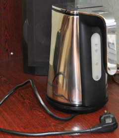 Інше Другое ^/--/^ Электрочайник Hotpoint Ariston WK 24 /--/ E UP ^_^^^ Електрочайник Hotpoint Ariston WK 24 /--/ E UP - фото фото фото