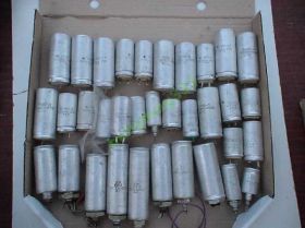 Конденсатори Конденсаторы ^/--/^ Электролиты СССР одним лотом.Добавил ещё 10-ок) ^_^^^ Електроліти СРСР одним лотом.Додав ще 10-ок) - фото фото фото