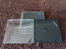 Диски Диски ^/--/^ 10 боксов на 1-CD диске Slim с черным треем толщиной 5 мм.Тайвань. ^_^^^ 10 боксів на 1-CD диску Slim з чорним треєм товщиною 5 мм. Тайвань. - фото фото фото