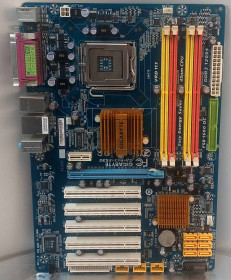 Комплекти для апгрейда Комплекты для апгрейда ^/--/^ Материнська плата  Gigabyte GA-P /--/ 43-ES /--/ 3 /--/ G  Socket 775 / ATX / 4 x DDR /--/ 2  б/в ^_^^^ Материнская плата Gigabyte GA-P /--/ 43-ES /--/ 3 /--/ G Socket 775 / ATX / 4 x DDR /--/ 2 б/у - фото фото фото