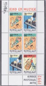 Бенілюкс Бенилюкс ^/--/^ Нидерланды 1992 МУЗЫКА ИСКУССТВО НОТЫ ИНСТРУМЕНТЫ ПИАНИНО САКСОФОН КОНТРАБАС Bl.37** EUR 6.00 ^_^^^ Нідерланди 1992 МУЗИКА МИСТЕЦТВО НОТИ ІНСТРУМЕНТИ ПІАНІНО САКСОФОН КОНТРАБАС Bl.37** EUR 6.00 - фото фото фото