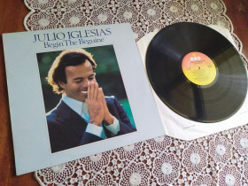 Платівки Пластинки ^/--/^ JULIO IGLESIAS Begin The Beguine 1981 UK  англія ^_^^^ JULIO IGLESIAS Begin The Beguine 1981 UK - фото фото фото