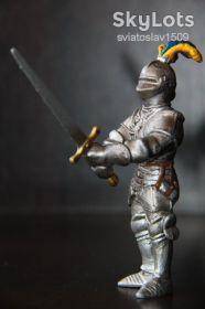 Фігурки, солдатики Фигурки, солдатики ^/--/^ рыцарь с мечем SCHLEICH 90-100 /--/ мм ФРГ ^_^^^ лицар з мечем SCHLEICH 90-100 /--/ мм ФРН - фото фото фото
