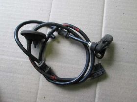 Датчики Датчики ^/--/^ Датчик АБС ABS Mercedes W /--/ 202 W /--/ 208 задний правый ^_^^^ Датчик ABS Mercedes W /--/ 202 W /--/ 208 задній правий - фото фото фото