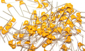 Конденсатори Конденсаторы ^/--/^ Конденсатор многослойный 3 pF 50 V ^_^^^ Конденсатор багатошаровий 3 pF 50 V - фото фото фото