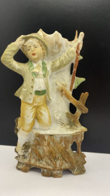 Статуетки, Скульптури, Фігурки, Фарфор Статуэтки, Скульптуры, Фигурки, Фарфор ^/--/^ 6 /--/ lt /--/ 80 Статуэтка мальчик. Бисквит. Германия. Есть скол  ( на фото видно) Высота 19 см ^_^^^ 6 /--/ lt /--/ 80 Статуетка хлопчика. Бісквіт. Німеччина. Є скол (на фото видно) Висота 19 см - фото фото фото