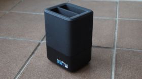 Екшн-камери Экшн-камеры ^/--/^ Зарядное устройство GoPro Dual Battery Charger для HERO /--/ 7 Black, HERO /--/ 6 Black, HERO /--/ 5 Black, HERO  (AADBD-001) Вживане ^_^^^ Зарядное устройство GoPro Dual Battery Charger для HERO /--/ 7 Black, HERO /--/ 6 Black, HERO /--/ 5 Black, HERO (AADBD-001) Употребительное - фото фото фото