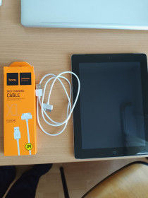 Apple iPad Apple iPad ^/--/^ Продаю  планшет iPad із зарядним кабелем ^_^^^ Продаю планшет iPad с зарядным кабелем - фото фото фото
