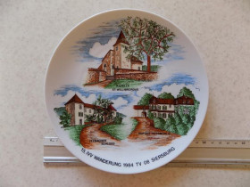 Інше Другое ^/--/^ Тарелка настенная керамика IVV Wanderung 1984 08 Siersburg Германия  d - 19,2 см ^_^^^ Тарілка настінна кераміка IVV Wanderung 1984 08 Siersburg Німеччина d - 19,2 см - фото фото фото