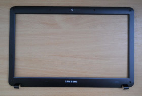 Корпуса Корпуса ^/--/^ Рамка матриці  Samsung NP-R /--/ 540 відмінний стан ^_^^^ Рамка матрицы Samsung NP-R /--/ 540 - фото фото фото