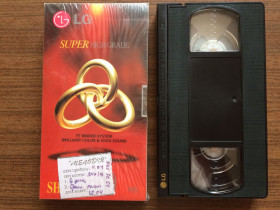 Бойовик / Триллер / Жахи Боевик / Триллер / Ужасы ^/--/^ Видеокассета LG SHG E-240 с фильмами &amp;quot;Шестой день&amp;quot;  (2000) / &amp;quot;Бриллиантовый полицейский&amp;quot;  (1999) ^_^^^ Відеокасета LG SHG E-240 з фільмами &amp;quot;Шостий день &amp;quot; (2000) / &amp;quot; Діамантовий поліцейський &amp;quot; (1999) - фото фото фото