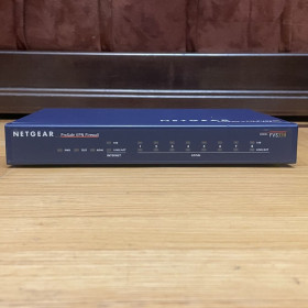 Маршрутизатори Маршрутизаторы ^/--/^ Роутер Комутатор свитч 8 портів Netgear FVS /--/ 338 ^_^^^ Роутер Коммутатор свитч 8 портов Netgear FVS /--/ 338 - фото фото фото
