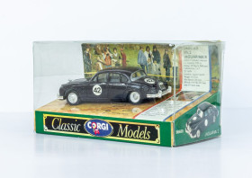 : Закордонні : Зарубежные ^/--/^ 1:43 Jaguar MKII #42 1960 Sterling Moss dark blue, CORGI #96680 1991 - фото фото фото