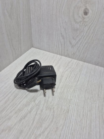 Зарядні пристрої, кабелі Зарядные устройства, кабели ^/--/^ Продам блок живлення 5 /--/ V 2 /--/ A ^_^^^ Продам блок питания 5 /--/ V 2 /--/ A - фото фото фото