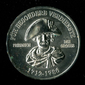 Європа Европа ^/--/^ ПАМЯТНАЯ МЕДАЛЬ. 330 ЛЕТ СО ДНЯ СМЕРТИ фРИДРИХА ВЕЛИКОГО. ТЕВТОНСКИЙ ОРДЕН. 2016 г. ^_^^^ Пам'ятна медаль. 330 років з дня смерті Фрідріха Великого. Теленський орден. 2016 р. - фото фото фото