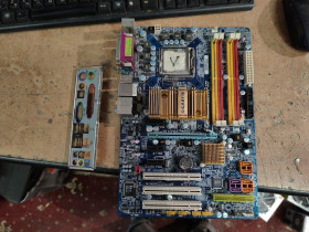 Материнські плати Материнские платы ^/--/^ Мат. плата Gigabyte GA-P /--/ 35-DS /--/ 3 rev /--/ 1.0 LGA /--/ 775 P /--/ 35 PCI-E+GbLAN SATA RAID ATX 4 /--/ DDR /--/ 2 № 231601 ^_^^^ Мат. плата Gigabyte GA-P /--/ 35-DS /--/ 3 rev /--/ 1.0 LGA /--/ 775 P /--/ 35 PCI-E+GbLAN SATA RAID ATX 4 /--/ DDR /--/ 2 No 231601 - фото фото фото