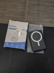 Зовнішні акумулятори (Power Bank) Внешние аккумуляторы (Power Bank) ^/--/^ 07   Power Bank Vexnara 10000 /--/ мАг з бездротовою зарядкою вбудованим кабелем type-c та кабелем lighting робочий ^_^^^ 07 Power Bank Vexnara 10000 мАч с беспроводной зарядкой встроенным кабелем type-c и кабелем lighting рабочий - фото фото фото