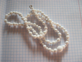 Ювелірні вироби, біжутерія Ювелирные изделия, бижутерия ^/--/^ Бусы .  Бижутерия винтаж . Молочное стекло. ^_^^^ Біжутерія гвинтаж. Молочне скло. - фото фото фото