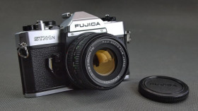 Вінтажні фотоапарати Винтажные фотоаппараты ^/--/^ Пленочный фотоаппарат FUJICA STX-1 /--/ n + объектив X-Fujinon 50 /--/ mm/1,9 FM Ф /--/ 49 /--/ mm Вживане ^_^^^ плівковий фотоапарат FUJICA STX-1 /--/ n + об'єктив X-Fujinon 50 /--/ mm/1,9 FM Ф /--/ 49 /--/ mm - фото фото фото