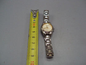 Годинники Часы ^/--/^ Женские наручные часы QQ quartz Japan Q Q кварц Япония с браслетом длина 18,7 см №15890 ^_^^^ Жіночі наручний годинник QQ quartz Japan Q Q кварц Японія з браслетом довжина 18,7 см No /--/ 15890 - фото фото фото
