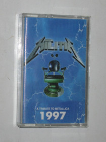 Касети Кассеты ^/--/^ Студийная кассета Metal Militia: A Tribute To Metallica II / Death Metal, Black Metal, Thrash  (Moon Records, 1997) ^_^^^ Студійна касета Metal Militia: A Tribute To Metallica II / Death Metal, Black Metal, Thrash (Moon Records, 1997) - фото фото фото