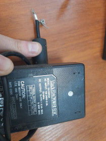 Зарядні пристрої Зарядные устройства ^/--/^ Блок живлення зарядне 12 /--/ V 6.6 /--/ А #3 - фото фото фото
