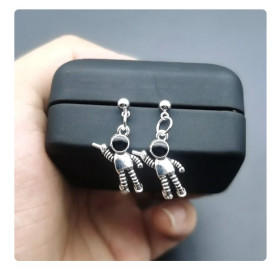Сережки Серьги ^/--/^ Серебристые серьги космонавты ^_^^^ Сріблясті сережки космонавти - фото фото фото