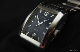 Наручні годинники Наручные часы ^/--/^ Дизайнерские литые часы GUESS Steel 50 /--/ м. дата черные Japan Вживане ^_^^^ Дизайнерські литі годинники GUESS Steel 50 /--/ м. дата чорні - фото фото фото