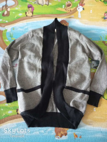 Кардигани Кардиганы ^/--/^ Кардиган сірий з чорним. кофта кордиган. Кардиган черно серый. Чорно сірий кордиган кофта. Дивіться заміри. Заміри на фото фото з усіх сторін шерсть+акрил - мягенький під нього є юбка - продається окремо Якість ^_^^^ Кардиган серый с черным. кофта кордиган. Кардиган черно серый. Черно серый кордиган кофта. Смотрите замеры. Замеры на фото со всех сторон шерсть+акрыл - мягкий под него есть юбка - продается отдельно Качество - фото фото фото