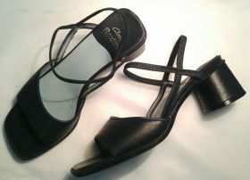 Босоніжки Босоножки ^/--/^ 38-38,5= Стильные, удобные босоножки Clarks без застёжек!* ^_^^^ 38-38,5 = Стильні, зручні босоніжки Clarks без застібок! - фото фото фото