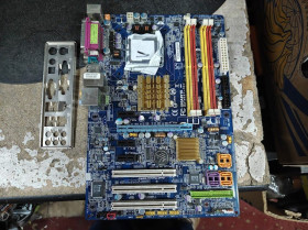 Материнські плати Материнские платы ^/--/^ Мат. плата Gigabyte GA-965 /--/ P-DS /--/ 3 rev /--/ 3.3 Socket 775 965 /--/ P, PCI-Ex /--/ 16 ATX 4 /--/ DDR /--/ 2 № 261702201 ^_^^^ Мат. плата Gigabyte GA-965 /--/ P-DS /--/ 3 rev /--/ 3.3 Socket 775 965 /--/ P, PCI-Ex /--/ 16 ATX 4 /--/ DDR /--/ 2 No 261702201 - фото фото фото