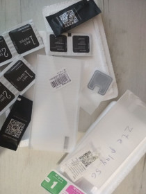 Плівки для екранів Пленки для экранов ^/--/^ Продам 2 /--/ шт захисне скло Huawei P /--/ 40 Lite та ZTE Nubia Play 5 /--/ G ^_^^^ Продам 2 /--/ шт защитное стекло Huawei P /--/ 40 Lite и ZTE Nubia Play 5 /--/ G - фото фото фото