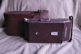 Вінтажні фотоапарати Винтажные фотоаппараты ^/--/^ Момент - POLAROID,  состояние, 1953 г. редкий 9000 штук. №1. ^_^^^ Момент — POLAROID, стан, 1953 р. рідкісний 9000 штук. No /--/ 1. - фото фото фото