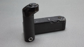 Вінтажні фотоапарати Винтажные фотоаппараты ^/--/^ Моторный привод Nikon MD-12 для плёночных фотокамер Nikon FM /--/ 3 /--/ A FM /--/ 2 FE /--/ 2 FA FE FM Вживане ^_^^^ моторний привід Nikon MD-12 для плівкових фотокамер Nikon FM /--/ 3 /--/ A FM /--/ 2 FE /--/ 2 FA FE FM - фото фото фото