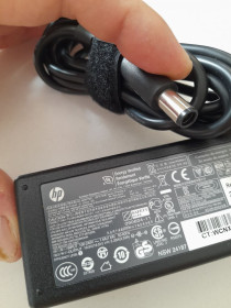 Адаптери живлення Адаптеры питания ^/--/^ Блок живлення HP ноутбук 19.5 /--/ V 3.33 /--/ A 65 /--/ W    (7,4 /--/ x /--/ 5,0) ^_^^^ Блок живлення HP ноутбук 19.5 /--/ V 2.3 /--/ A 45 /--/ W - фото фото фото