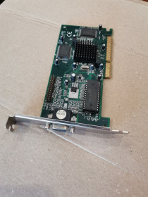 Відеокарти Видеокарты ^/--/^ Видеокарта NVIDIA Vanta LT SP /--/ 5200 /--/ LT/8 /--/ MB SDR SDRAM AGP 2 /--/ x - фото фото фото