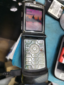 Motorola Motorola ^/--/^ #1919 sklad Motorola Razr V /--/ 3 black call 1 ^_^^^ Motorola Razr V /--/ 3 black call 1 - фото фото фото