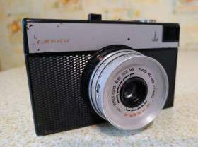 Вінтажні фотоапарати Винтажные фотоаппараты ^/--/^ Малоформатний шкальний фотоаппарат Смена-8 /--/ М ЛОМО 1970-1995 рік ^_^^^ Малоформатный шкальный фотоаппарат Смена-8 /--/ М ЛОМО 1970-1995 год - фото фото фото