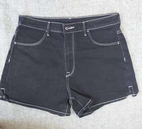 Жилети Жилеты ^/--/^ Шорты Чёрные Denim p.40 Новые ^_^^^ Чорні Denim p.40 Нові - фото фото фото
