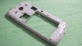 Корпуса на Samsung Корпуса на Samsung ^/--/^ Средняя часть с динамиком  для Samsung G /--/ 350 /--/ e б/у оригинал ^_^^^ Середня частина з динаміком для Samsung G /--/ 350 /--/ e б/у оригінал - фото фото фото
