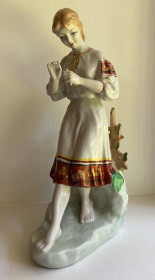 Статуетки, Скульптури, Фігурки, Фарфор Статуэтки, Скульптуры, Фигурки, Фарфор ^/--/^ Статуэтка &amp;quot;Любит , не любит&amp;quot; Гадание на ромашке 29 см автор Жникруп Полонное ^_^^^ Статуетка &amp;quot; Любить, не любить &amp;quot; Гадання на ромашці 29 см автор Жникруп Полонне - фото фото фото