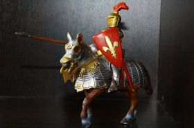 Фігурки, солдатики Фигурки, солдатики ^/--/^ рыцарь на коне с копьем SCHLEICH 90-100 /--/ мм ФРГ ^_^^^ Лицар на коні з списом SCHLEICH 90-100 мм ФРН - фото фото фото